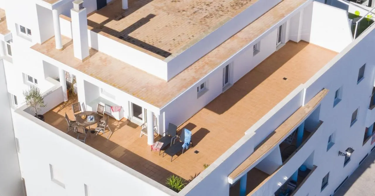 아파트 Terraza Trafalgar Apartamento Tipo Penthouse Con Enorme Terraza Y Vistas Al Mar 콘일데라프론테라